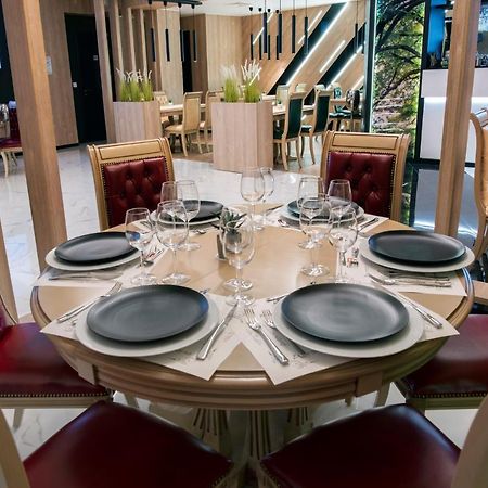 Family Hotel Business Club Choumen Extérieur photo